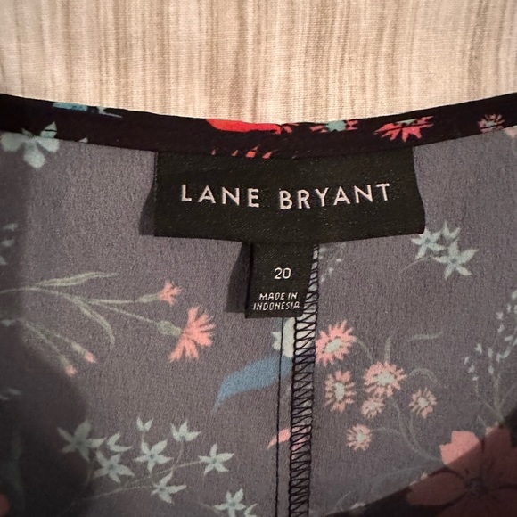 Lane Bryant Flutter Sleeve Crew Neck Top teal and coral floral print 20 NWOT - Picture 3 of 4